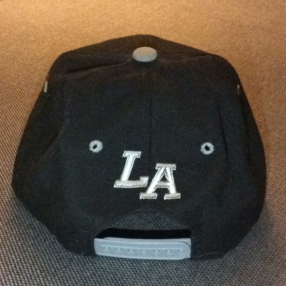LA 🧢 Cap - Picture 2 of 5